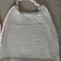 Bavoir gaz de coton {Broderie}