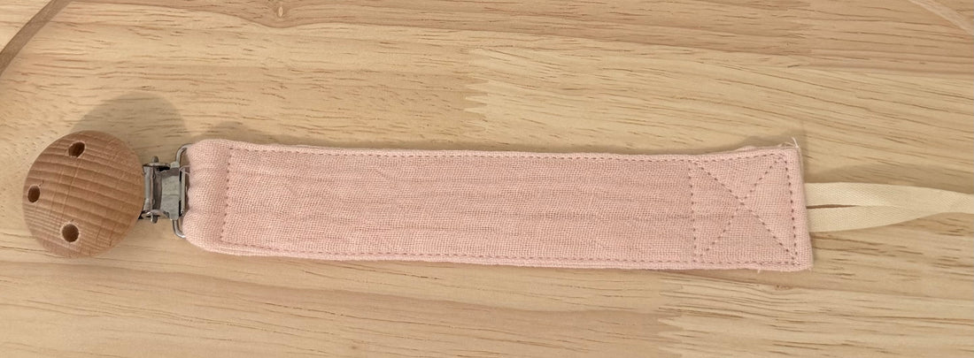 Attache tétine tissu {Broderie}