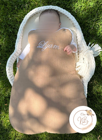 Gigoteuse gaz de coton {Broderie}