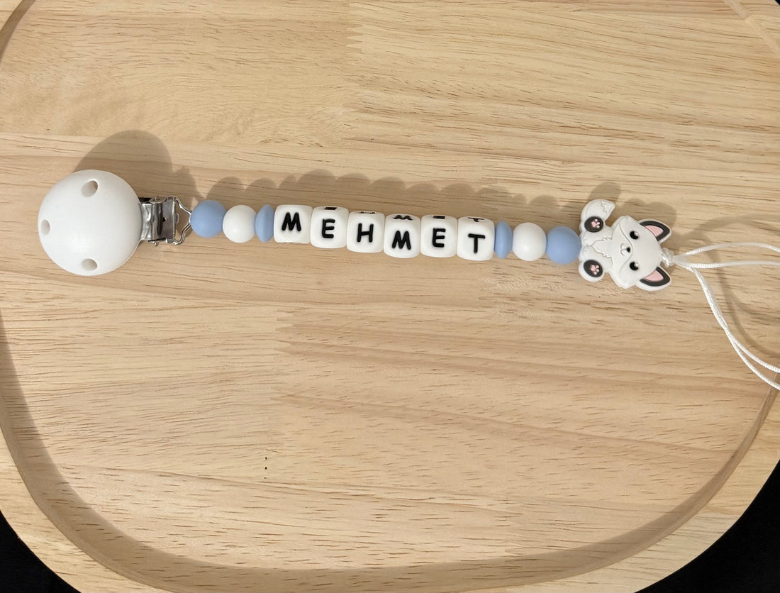 Attache tétine Mehmet