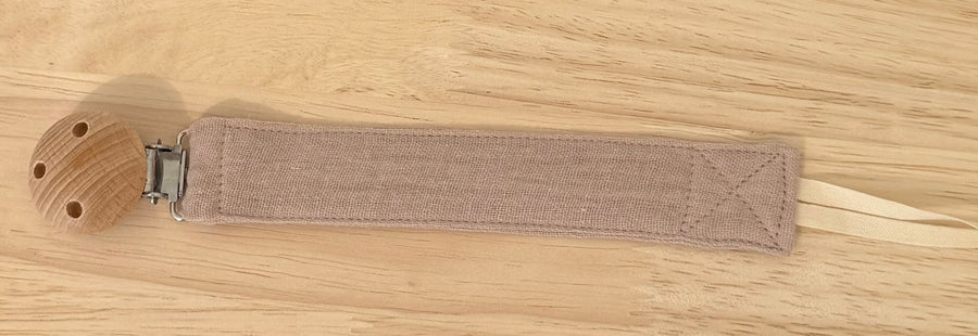 Attache tétine tissu {Broderie}