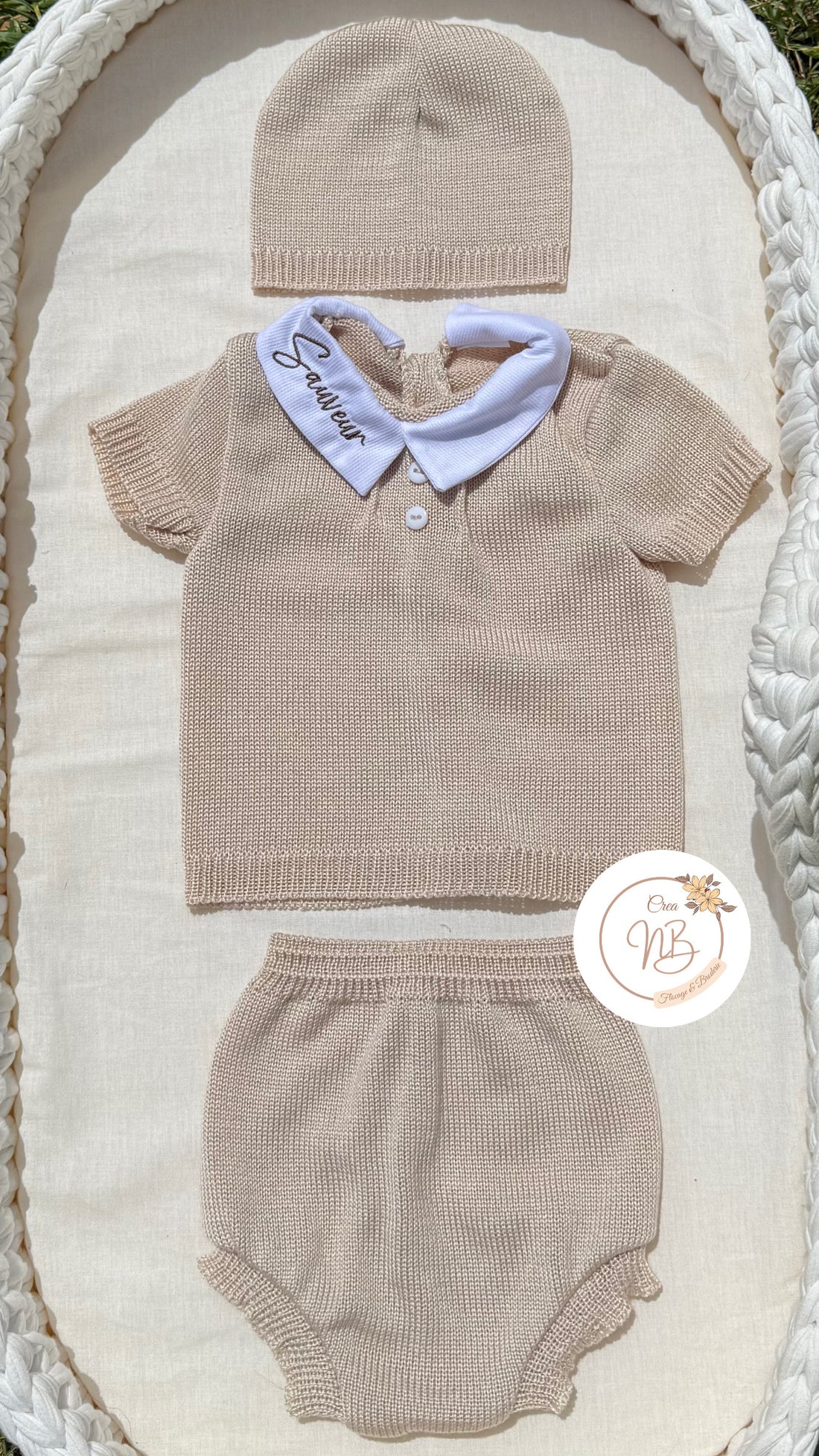 Tenue tricot col claudine