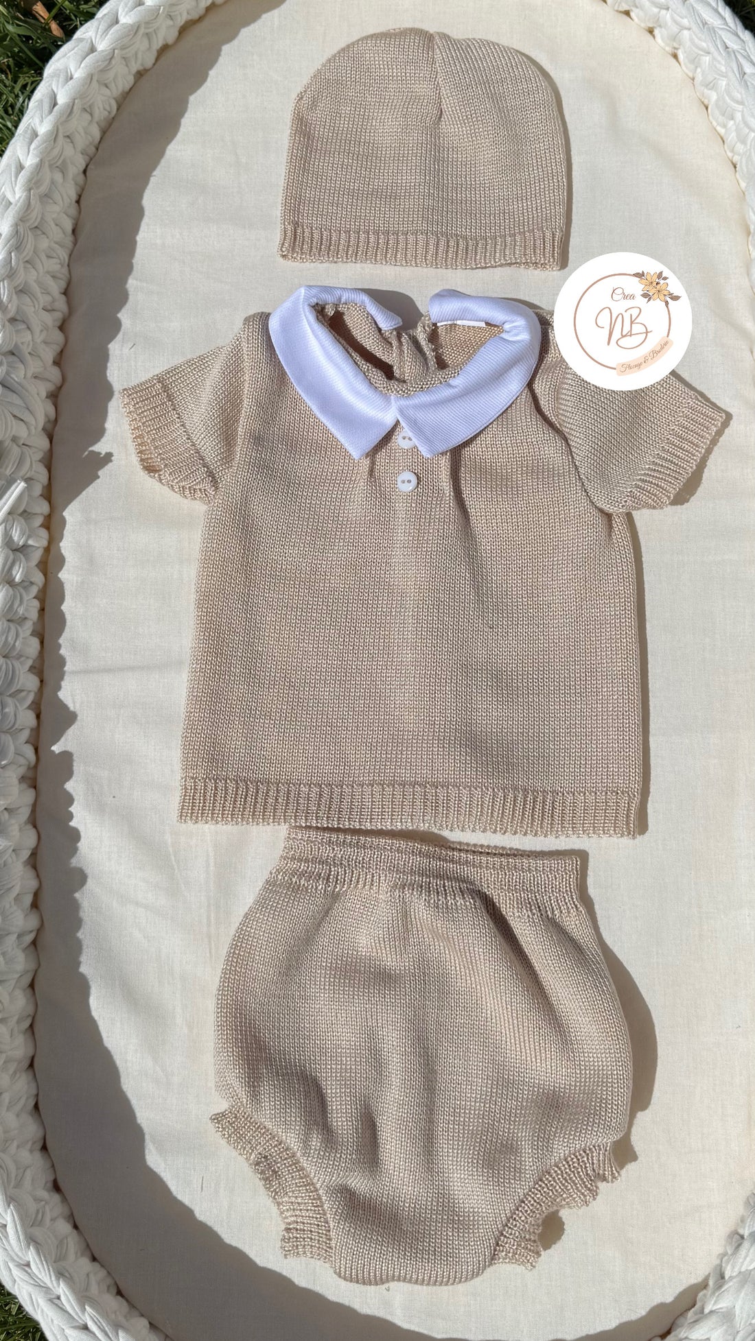 Tenue tricot col claudine