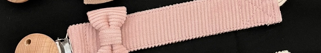 Attache tétine tissu noeud
