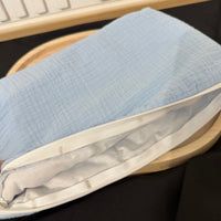 Trousse gaz de coton bleu {Broderie} {Défaut}