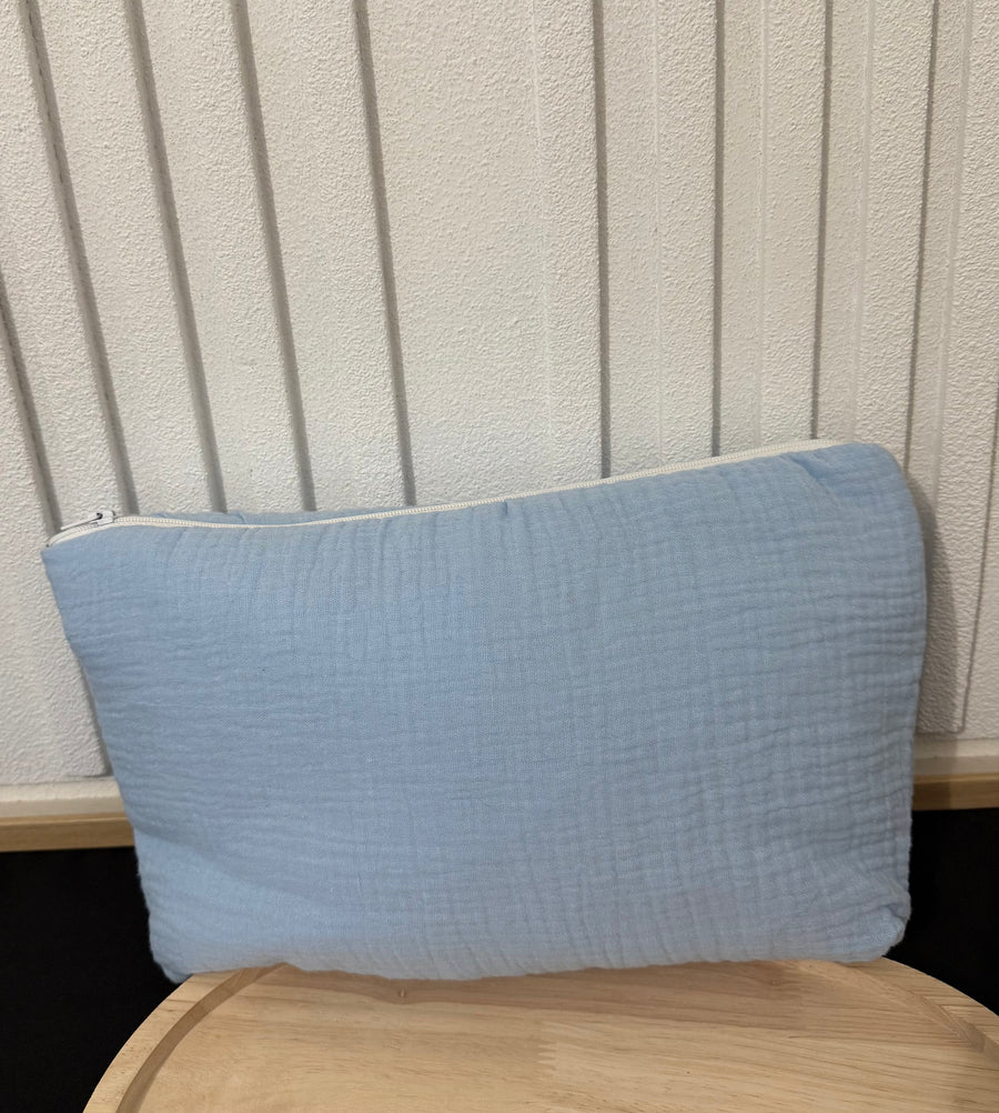 Trousse gaz de coton bleu {Broderie} {Défaut}